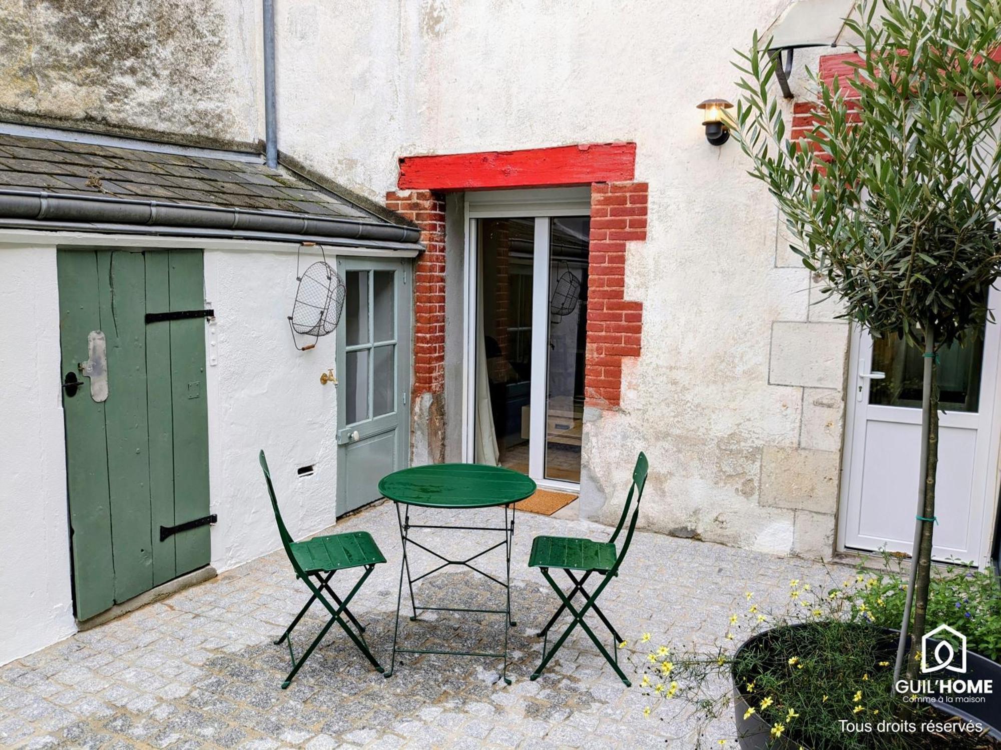 Terrasse Vegetalisee - Climatisation - Local Velo - Parking Gratuit Dans La Rue Orleans Luaran gambar
